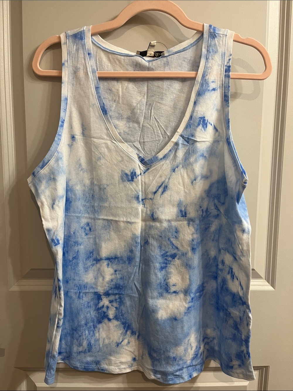 Express Blue & White Tie-Dye V-Neck Tank Top